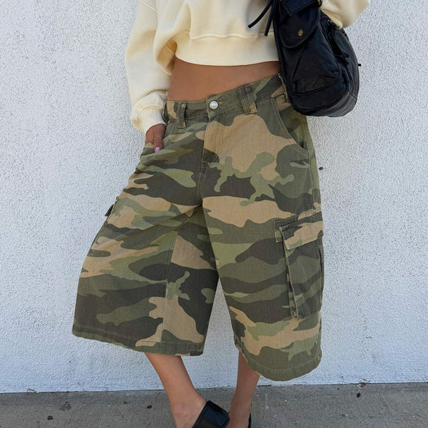 Quinni Wide Leg Cargo Jorts Light Wash Camo