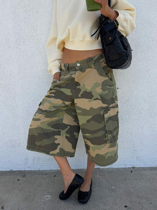 Quinni Wide Leg Cargo Jorts Light Wash Camo