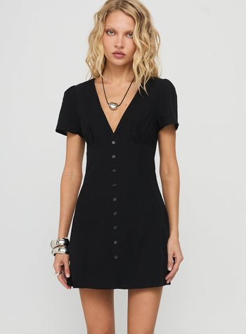 Loveliness Playsuit Black Petite