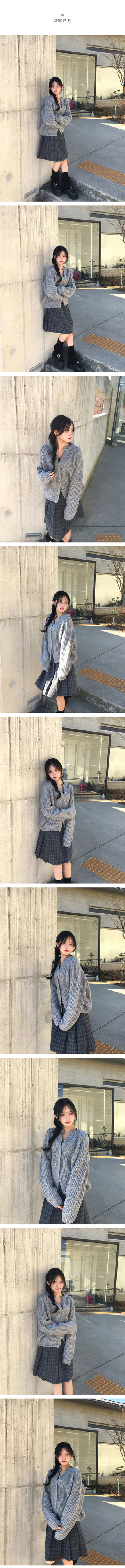 Crew neck knit cardigan