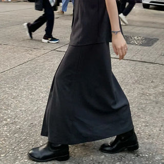 Pleated long skirt