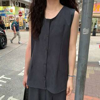 Sleeveless shirt blouse
