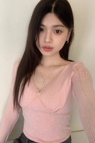 V-neck lace long-sleeve slim top