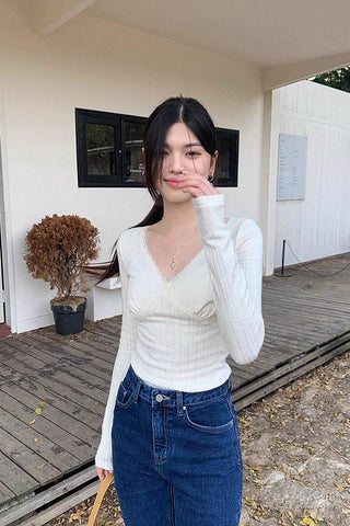 V-neck lace long-sleeve slim top