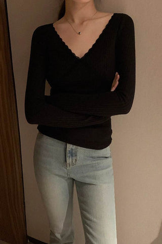 V-neck lace long-sleeve slim top