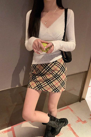 V-neck lace long-sleeve slim top