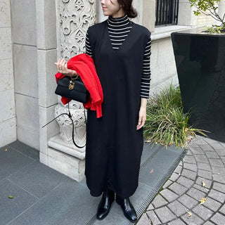Big V-neck dress
