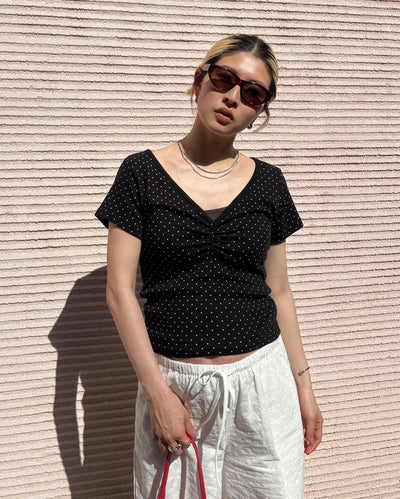 Pindot V-neck bust gathered T-shirt