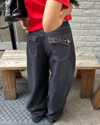Hip studded flap pocket rigid balloon jeans