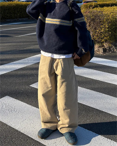 Cotton pants with adjustable waist and pleats