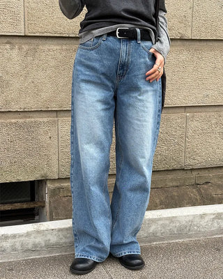 Low-waisted wide-leg denim pants