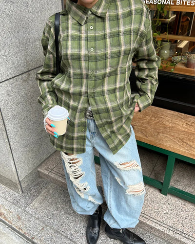 Patch pocket collar check shirt