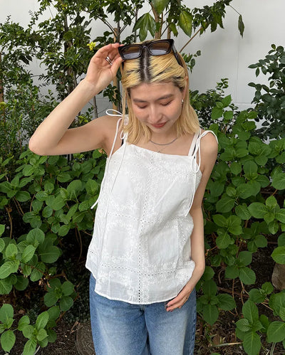 Punching block flower stitch camisole