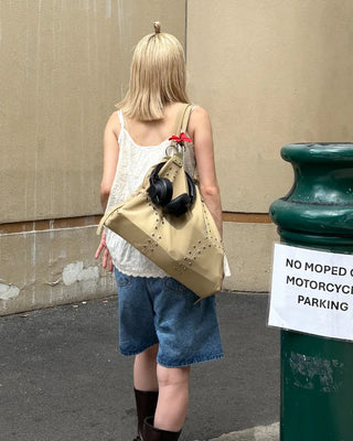 Double rivet line shoulder bag