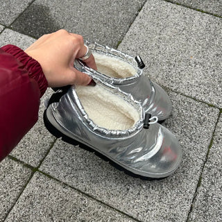 Fur down sneakers