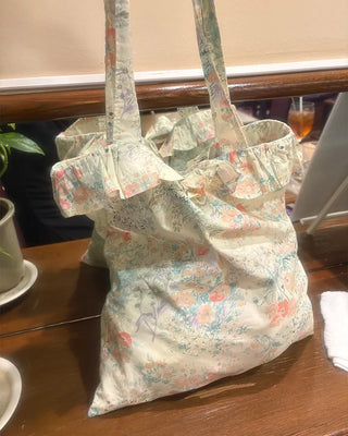 Frill Wrap Antique Flower Tote Bag