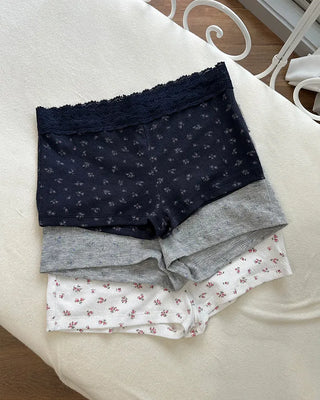 Wide Lace Waist Flower Rib Shorts