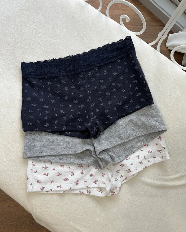 Wide Lace Waist Flower Rib Shorts