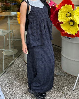 Soccer check back slit long skirt