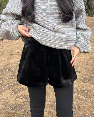 Waist bag, elastic waistband, pleated velvet shorts