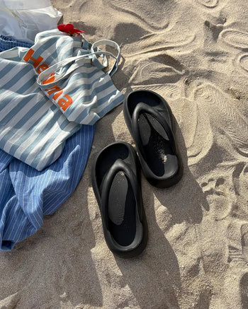 Bold Beach Sandals