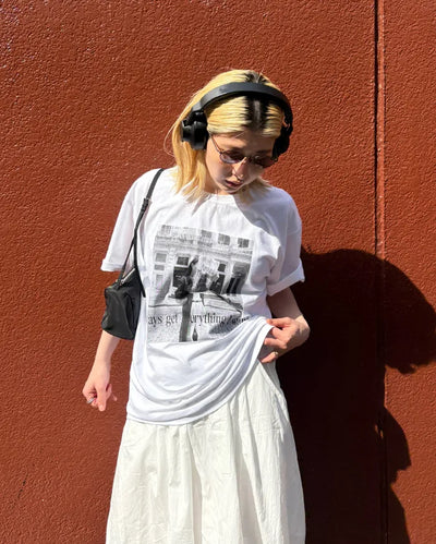 Women's monochrome photo lettering half-length T-shirt