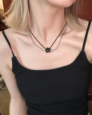 Flower pendant bead necklace