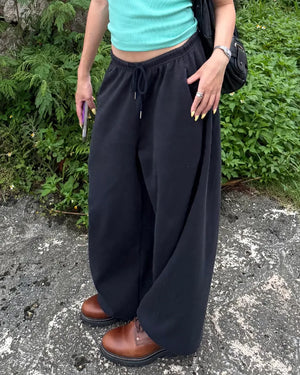 W / Sweatpants