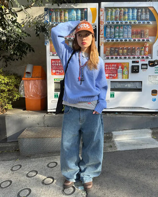 V-neck stitched raglan knit sweater