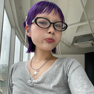 Black round glasses