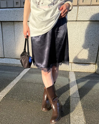 Scalloped lace hem satin mini skirt