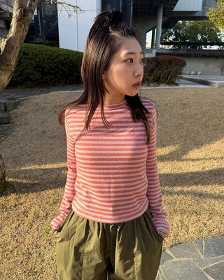 Round piping neck striped knit