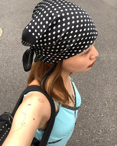 Monochrome Poika Dot Scarf