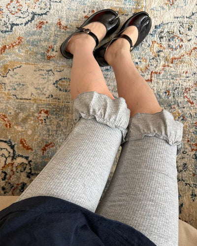 Frilled Ribbed Capri Pants