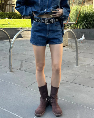 Short denim pants with hip patch pockets