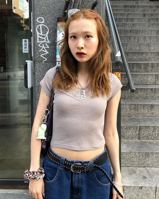 Lace layered neck French T-shirt