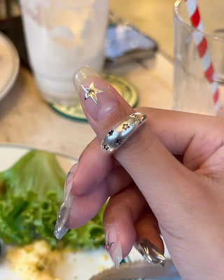 Star Pattern Round Ring