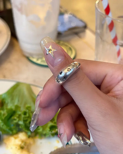 Star Pattern Round Ring