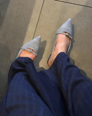 Belt-point slingback flat pumps