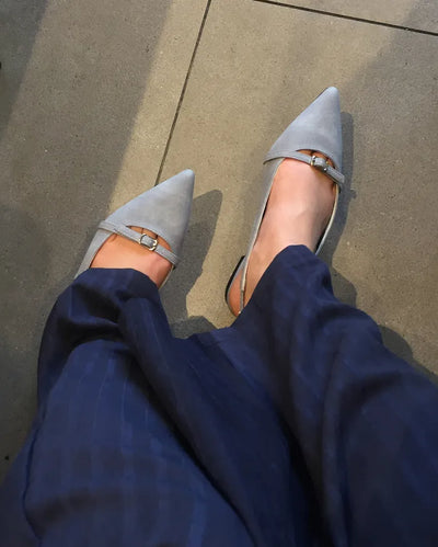 Belt-point slingback flat pumps