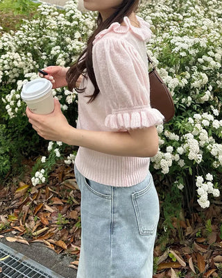 Frill neckline short-sleeved knit