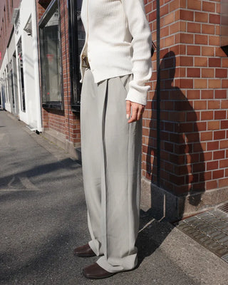 Round neck ribbed knit cardigan