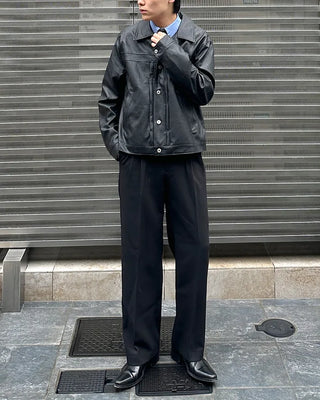 Two-button, one-pleat wide-leg slacks
