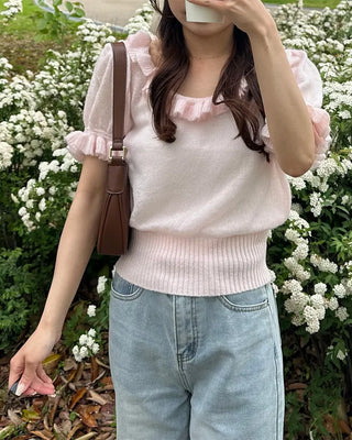 Frill neckline short-sleeved knit