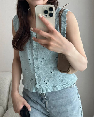 Frilled punching vest