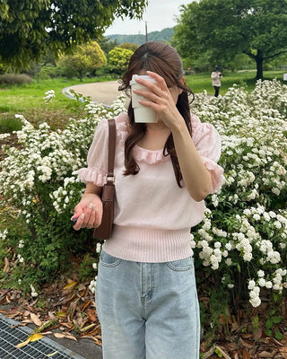 Frill neckline short-sleeved knit