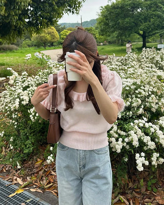 Frill neckline short-sleeved knit