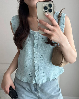 Frilled punching vest