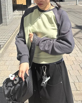 Raglan sweatshirt