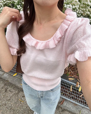 Frill neckline short-sleeved knit